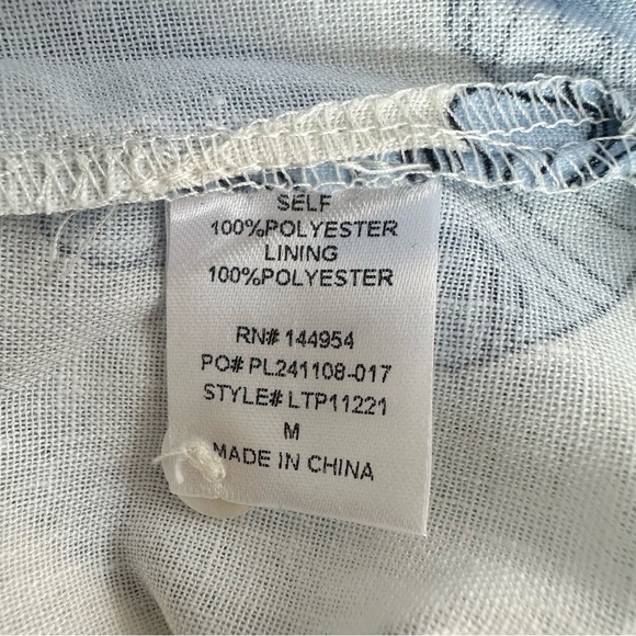 Luxxel Floral Blue and Cream Wide-Leg Shirt and Pant Set. Size M - Picture 5 of 12